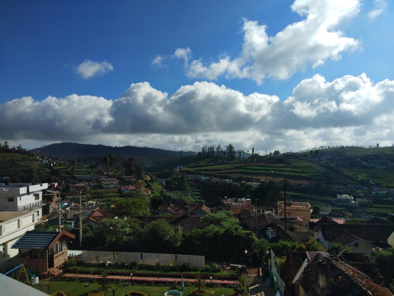 Drizzle Drop Inn Ooty Eksteriør billede