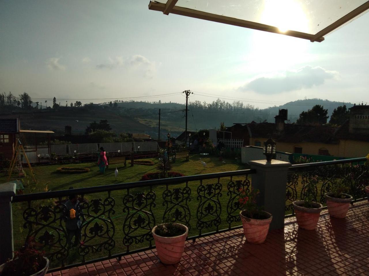 Drizzle Drop Inn Ooty Eksteriør billede